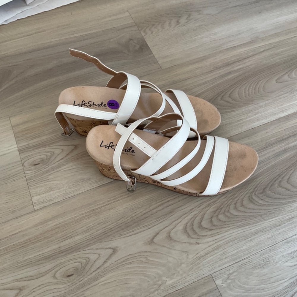 Life Stride Soft System sandals, white, buckle, wedge - Picture 3 of 12